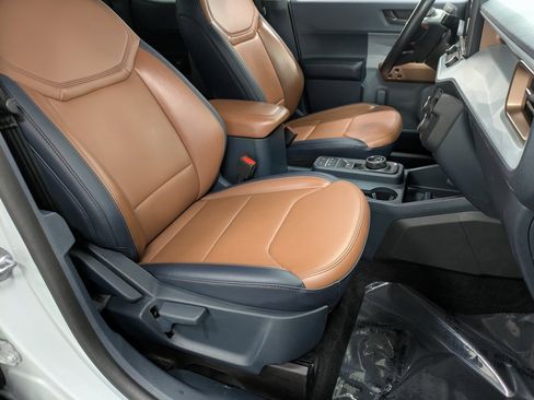 Used 2022 Ford Maverick Lariat w/ Equipment Group 500A Standard image 28