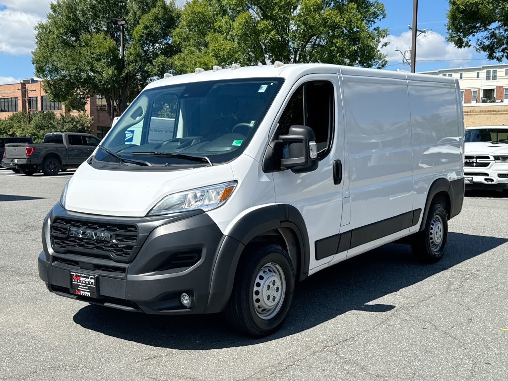 Used 2025 RAM ProMaster 2500 w/ Convenience Group FWD image 3