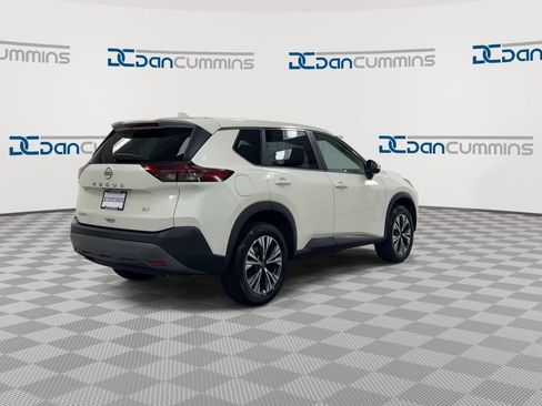 Used 2023 Nissan Rogue SV FWD image 8