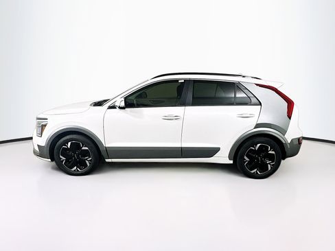 Used 2023 Kia Niro Wave FWD image 4