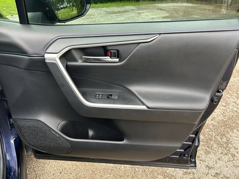 Used 2020 Toyota RAV4 XSE w/ XSE Grade Weather Package AWD/4WD image 40