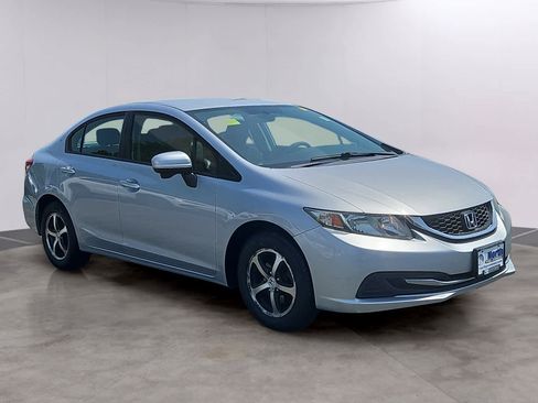Used 2015 Honda Civic SE image 3