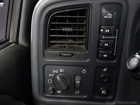 Used 2006 GMC Sierra 2500 SLE w/ Snow Plow Prep Package image 19