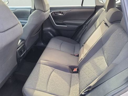 Used 2021 Toyota RAV4 XLE w/ Convenience Package image 15