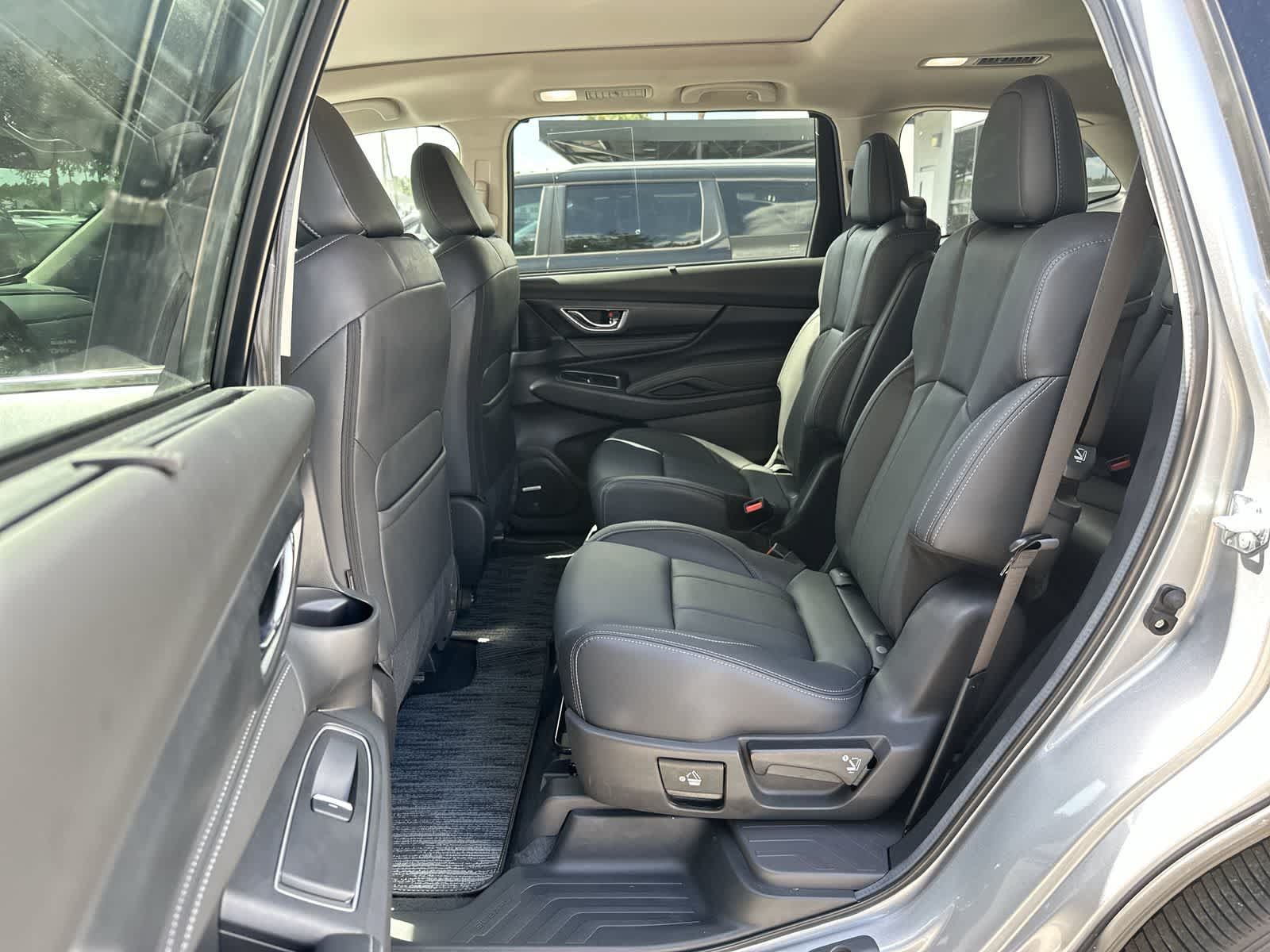 Used 2025 Subaru Ascent Limited AWD/4WD image 4