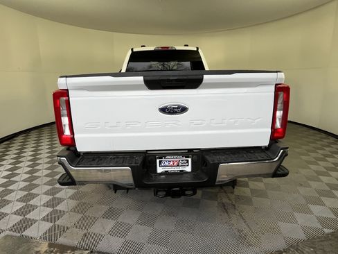 Used 2024 Ford F350 XLT image 4