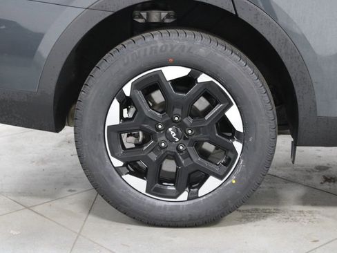 Used 2024 Kia Sorento S image 12