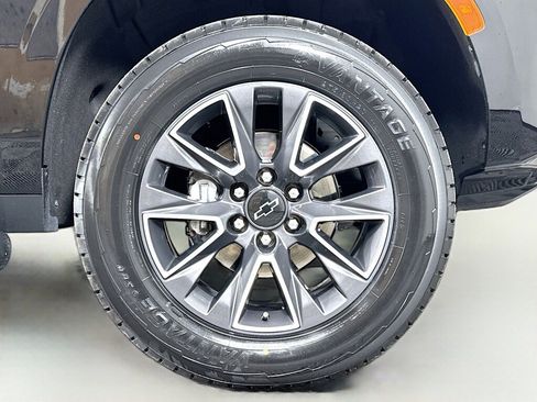 Used 2022 Chevrolet Suburban Z71 w/ Luxury Package image 50