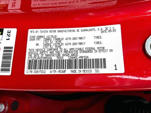 Used 2025 Toyota Tacoma TRD Off-Road image 30