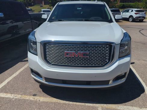 Used 2017 GMC Yukon Denali w/ Open Road Package AWD/4WD image 2