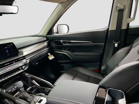 New 2025 Kia Telluride S image 25