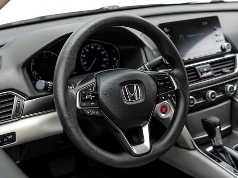Used 2018 Honda Accord LX image 18