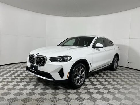 Used 2023 BMW X4 xDrive30i image 3