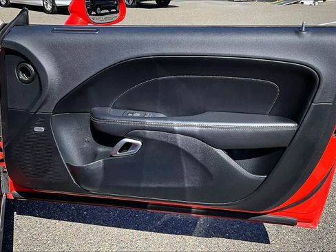 Used 2016 Dodge Challenger R/T Scat Pack w/ Leather Interior Group image 21