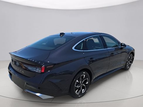Used 2025 Hyundai Sonata SEL FWD image 2