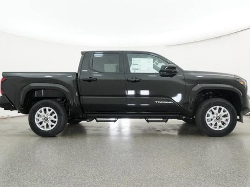 New 2026 Toyota Tacoma SR5 image 32