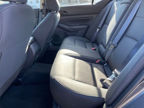 Used 2025 Nissan Altima 2.5 SV image 24