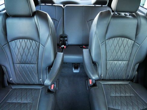 Used 2022 Buick Enclave Avenir w/ Avenir Technology Package image 13