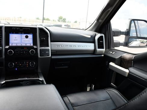 Used 2019 Ford F250 Lariat w/ Lariat Value Package AWD/4WD image 20