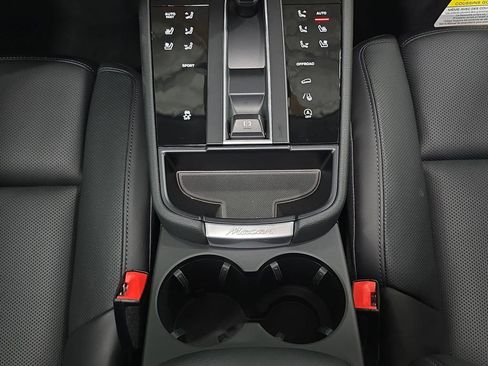 New 2026 Porsche Macan image 20