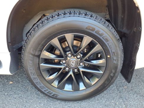 Certified 2021 Lexus GX 460 Premium w/ Premium Package AWD/4WD image 19