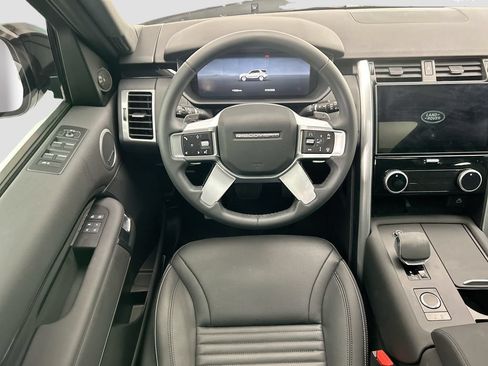 Certified 2025 Land Rover Discovery S AWD/4WD image 10