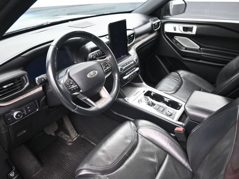 Used 2020 Ford Explorer Platinum w/ Premium Technology Package AWD/4WD image 19