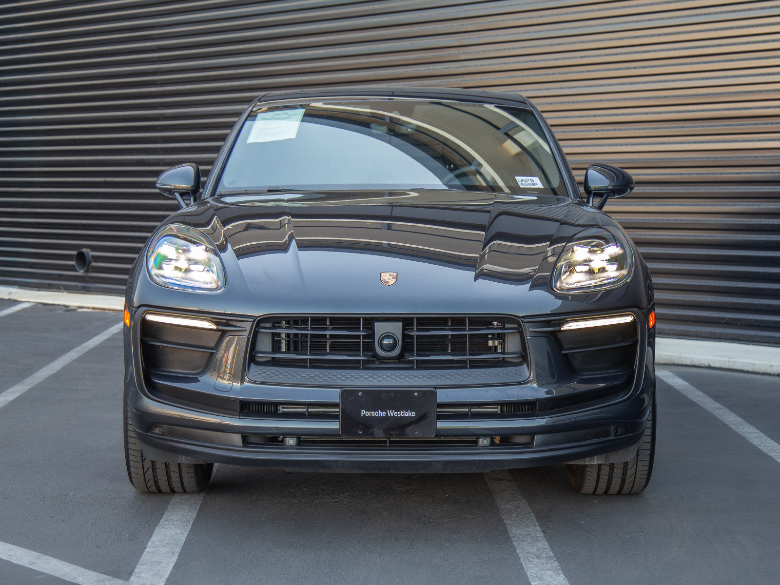 Used 2026 Porsche Macan AWD/4WD image 10