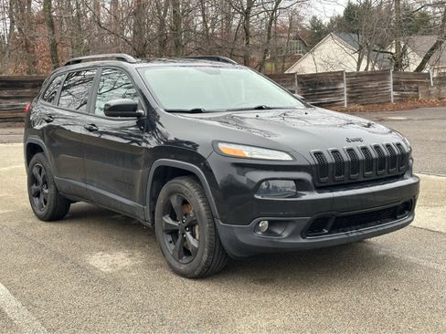 Used 2018 Jeep Cherokee Limited w/ High Altitude Package image 3