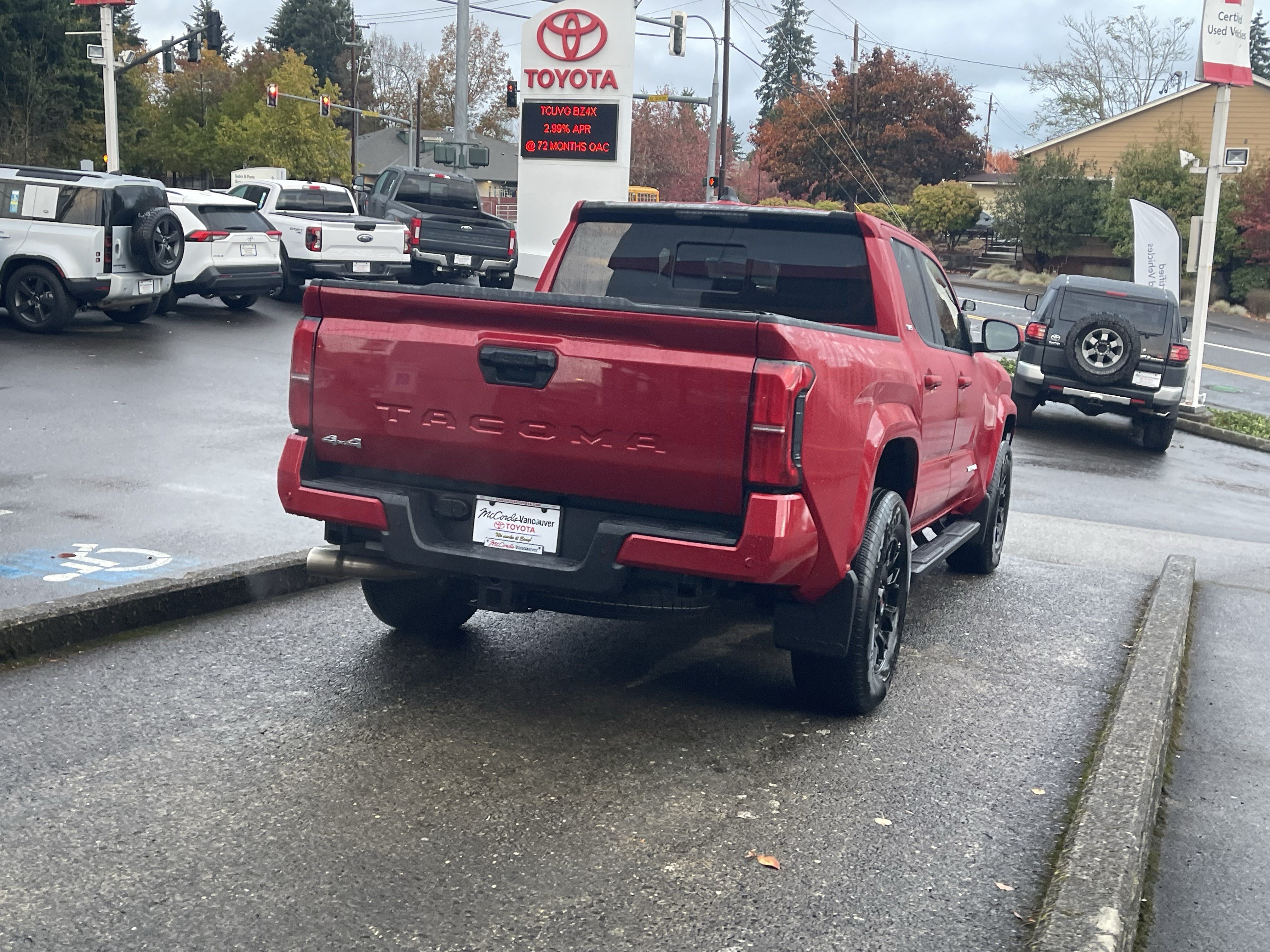 Used 2025 Toyota Tacoma SR5 AWD/4WD image 7
