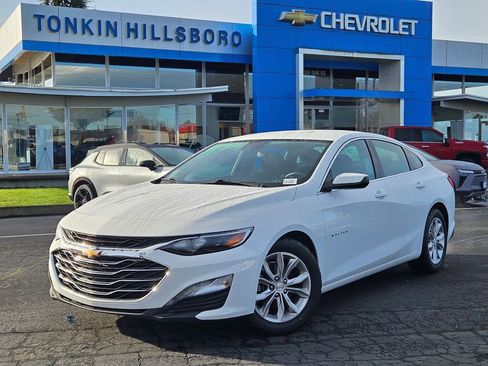 Used 2023 Chevrolet Malibu LT image 2