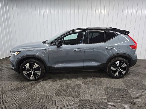 Used 2022 Volvo XC40 P8 Recharge Plus image 5