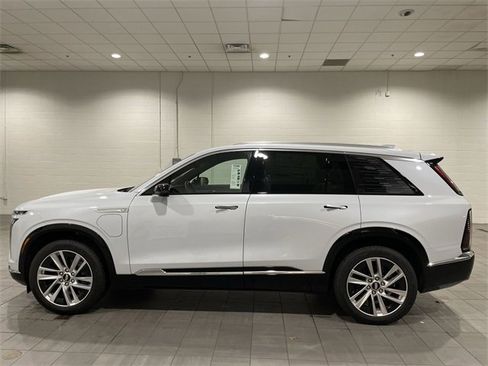 New 2026 Cadillac Vistiq Luxury image 2