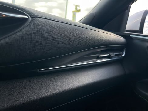 Used 2024 Buick Envista Preferred w/ Convenience II Package image 19