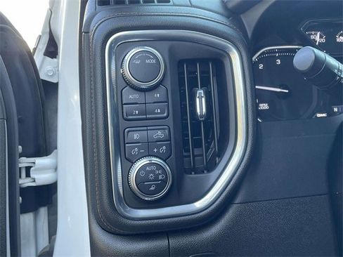 Used 2022 GMC Sierra 2500 AT4 w/ Gooseneck/5TH Wheel Package image 11