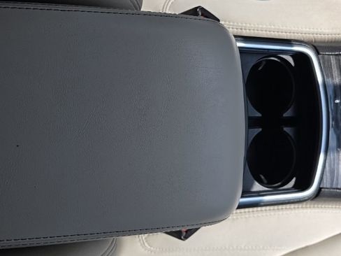 Used 2018 Chrysler 300 Touring w/ Sport Appearance Package image 31