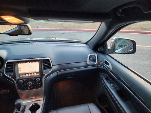 Used 2016 Jeep Grand Cherokee Limited w/ Luxury Group II image 34