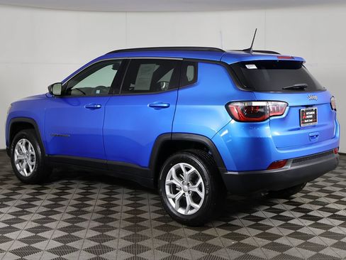 Used 2024 Jeep Compass Latitude AWD/4WD image 6