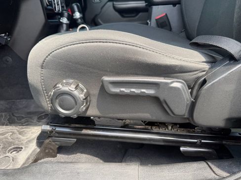 Used 2018 Jeep Wrangler Unlimited Sport S AWD/4WD image 28