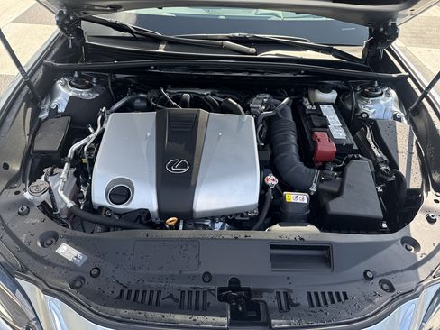 Used 2025 Lexus ES 350 Ultra Luxury FWD image 10