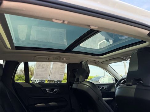 Used 2024 Volvo V60 B5 Cross Country Plus image 18