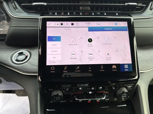 Certified 2025 Jeep Grand Cherokee Limited w/ Luxury Tech Group II image 30