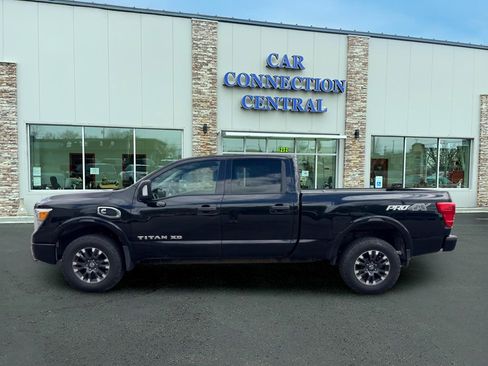 Used 2016 Nissan Titan PRO-4X w/ Pro-4x Convenience Package AWD/4WD image 2
