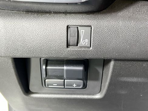 Used 2024 GMC Canyon AT4 w/ Technology Package image 10