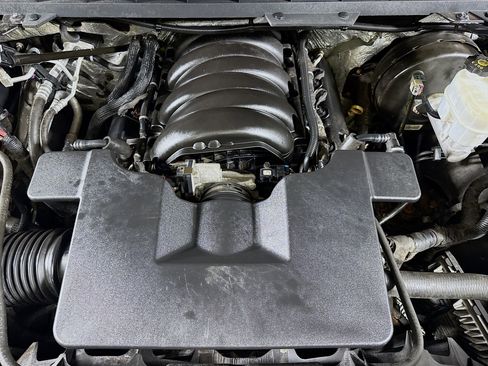 Used 2018 Chevrolet Silverado 1500 LT w/ All Star Edition image 38