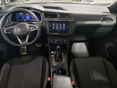 Used 2022 Volkswagen Tiguan SE R-Line image 14