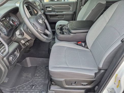 Used 2024 RAM 2500 Big Horn w/ Protection Group AWD/4WD image 10