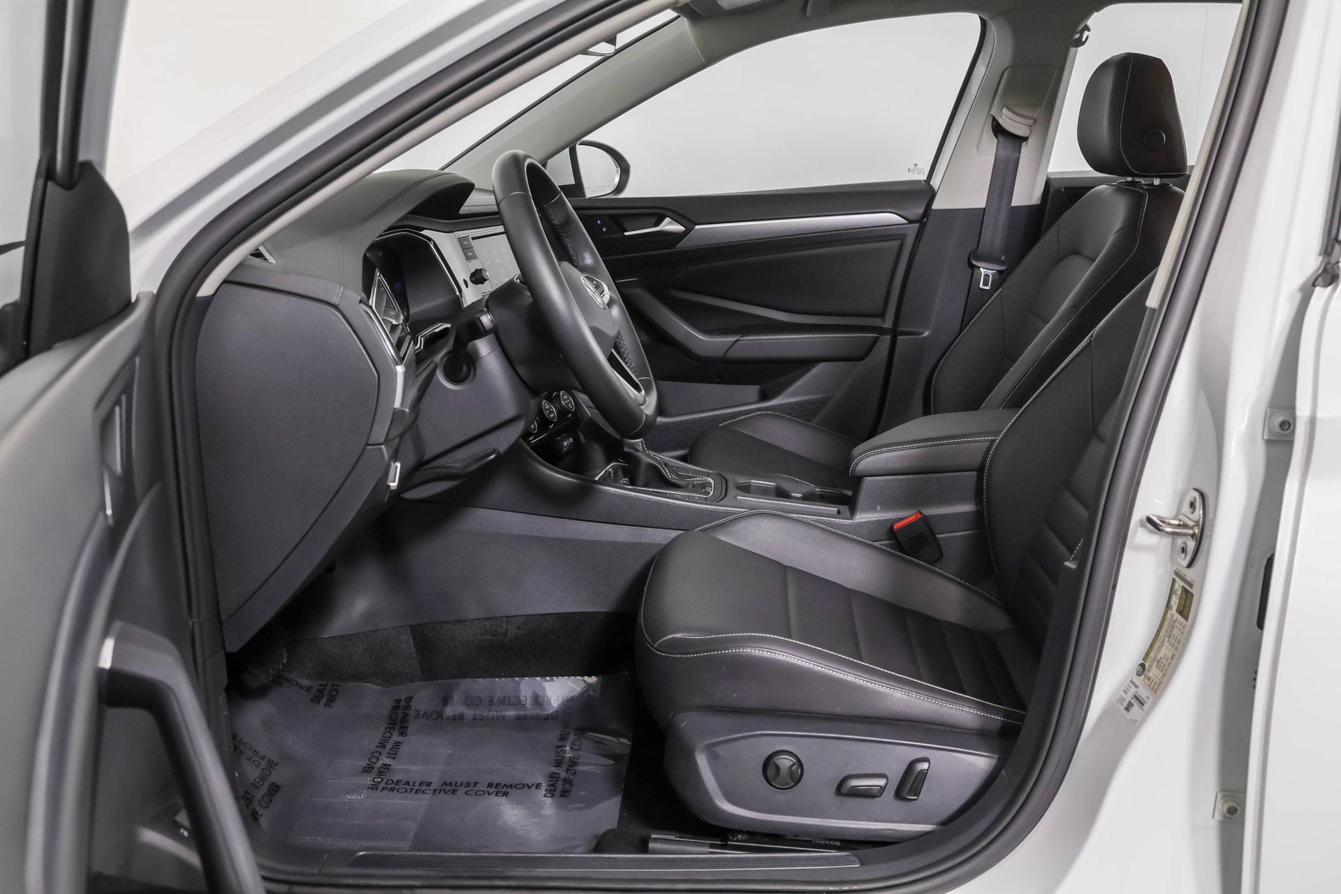 Used 2023 Volkswagen Jetta SE FWD image 6