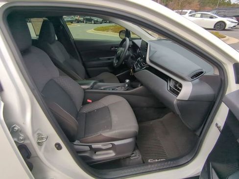 Used 2021 Toyota C-HR LE image 38
