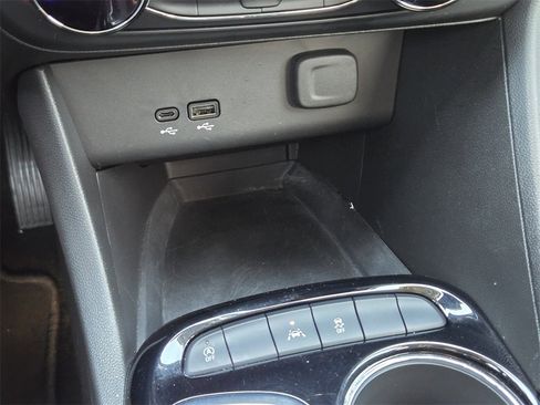 Used 2025 Buick Encore GX Preferred image 18